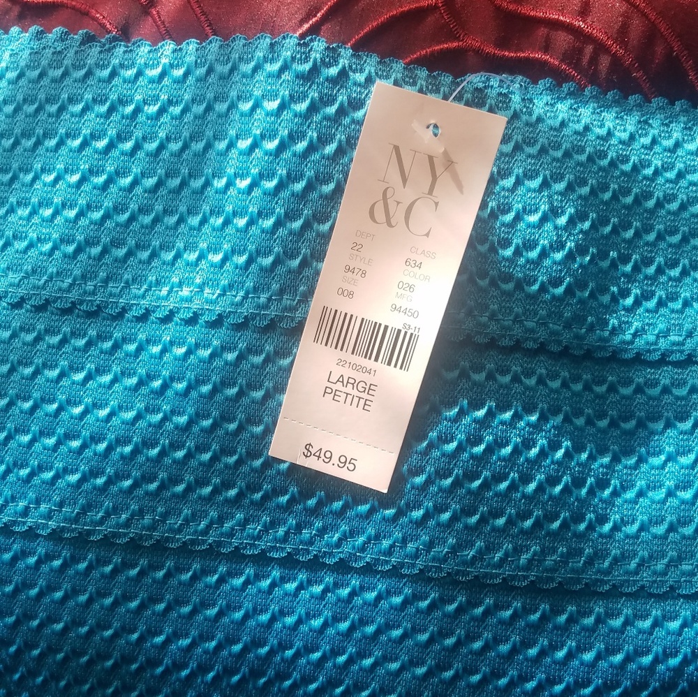 Turquoise sketch embroidery skirt